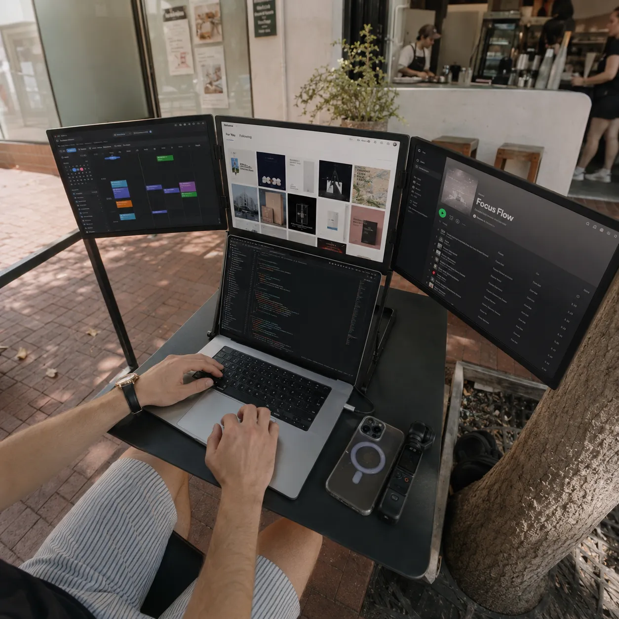 ROVE Horizon 3 used outdoors for code and project planning